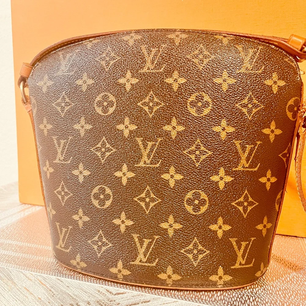 Louis Vuitton Brown Monogram Shoulder Bag - Picture 7 of 16